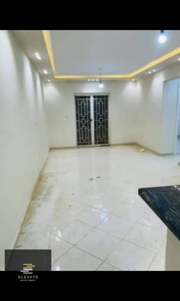 شقه فاضيه للايجار في كمبوند جاردينيا سيتي طريق السويس 0