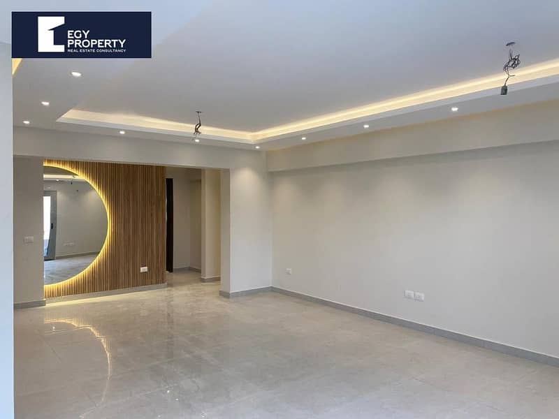 بموقع خيالي شقة متشطبة بالكامل جاهزة للسكن للبيع في بالم هيلز نيو كايرو - القاهرة الجديدة 0