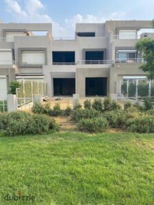 29,950,000 ج.م فيلا تاون هاوس كورنر للبيع استلام فوري جاهزة للسكن نص تشطيب بحري موقع مميز بالم هيلز قطاميه PK1