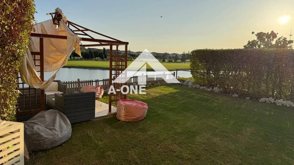 شاليه للبيع , أرضي ببرايفيت جاردن فيو مباشر على الجولف والبحيرة داخل مراسي، 3 غرفه +ناني , المساحه 275متر ,marassi, الساحل الشمالي سيدي عبد الرحمن 0