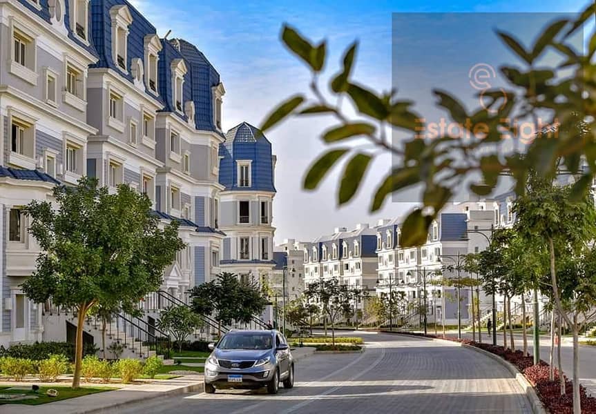 اي ڤيلا  جاردن كورنر للبيع بموقع  مميز جاهزه للاستلام فى كمبوند ماونتن فيو 1 القاهره الجديده 0