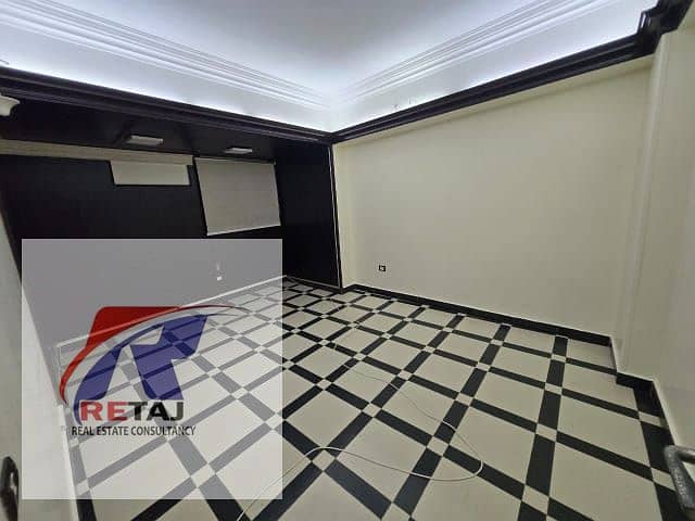 للايجار بلوكيشن مميز عيادة او مكتب اداري بمصر الجديدة بالكوربة 0