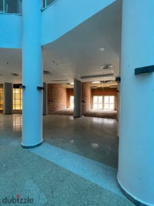 27,500 ج.م محل للايجار يصلح معرض سجاد 55 متر في الشيخ زايد الحي ال 16 امام مول مزار مباشرة