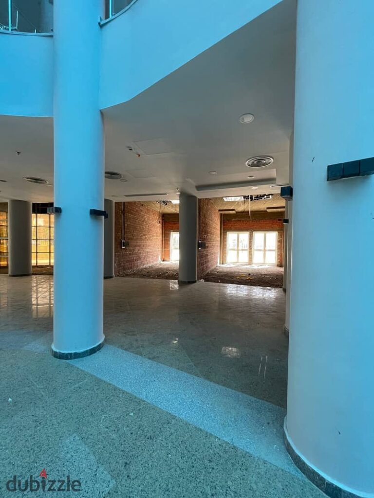 محل للايجار يصلح معرض سجاد 55 متر في الشيخ زايد الحي ال 16 امام مول مزار مباشرة 0