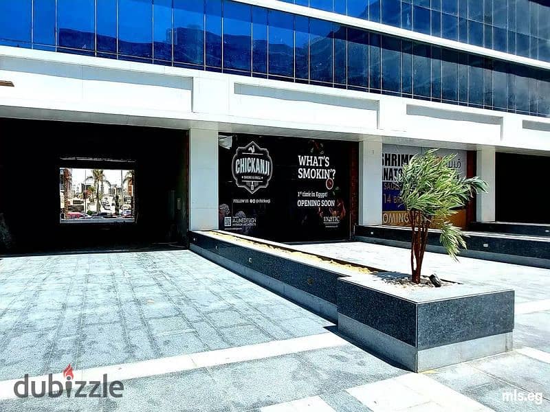 مكتب بدون مقدم 142م في مول Space علي المحور مباشرة 0