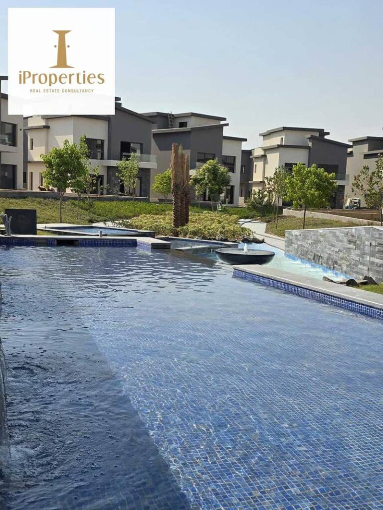 تاون هاوس ميديل ​​للبيع في كريك تاون - القاهرة الجديدة 0