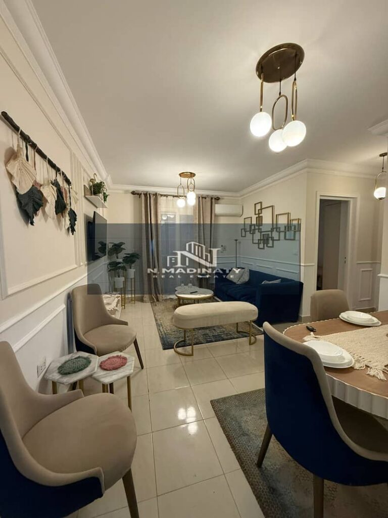 للايجار في مدينتي بتشطيبات سوبر للوكس وفرش فندقي شقه 78 متر + 45 متر جاردن فيb10 مكيفه بالكامل للوكيشن وسعر للقطه خطوات للخدمات 0