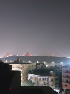 2,500,000 ج.م شقة ٢١٠م معاها رووف ٧٠م حدائق الاهرام منطقة ب ثالث عمارة من جاردنيا