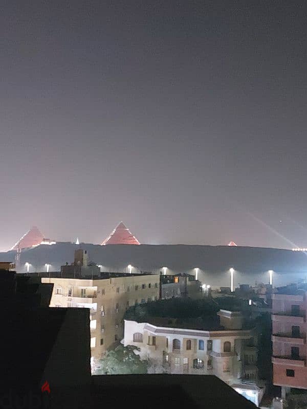 شقة ٢١٠م معاها رووف ٧٠م حدائق الاهرام منطقة ب ثالث عمارة من جاردنيا 0