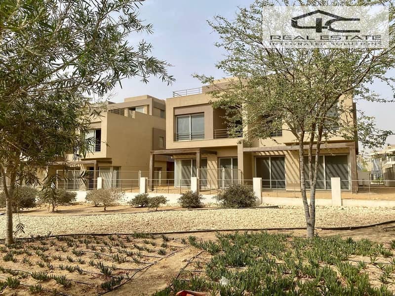 فيلا استاندالون بالم هيلز القاهرة الجديدة استلام فوري اوين فيو مميز برايم لوكيشن in Palm Hills New Cairo 0