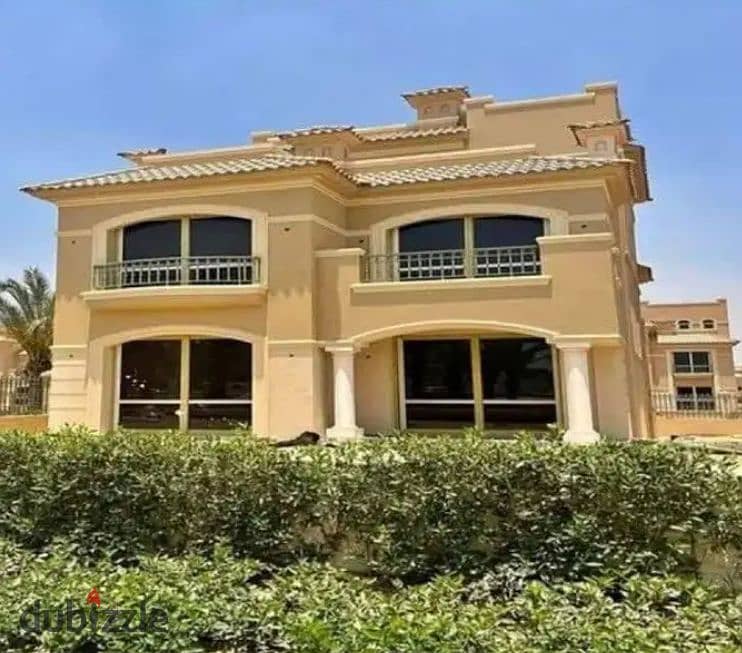 فرصة ذهبيه استلم فورا فيلا متشطبة بالكامل ع المفتاح في كمبوند ( لافيستا ) بالتجمع الخامس بأرخص سعر بالتقسيط ع 10 سنوات 0