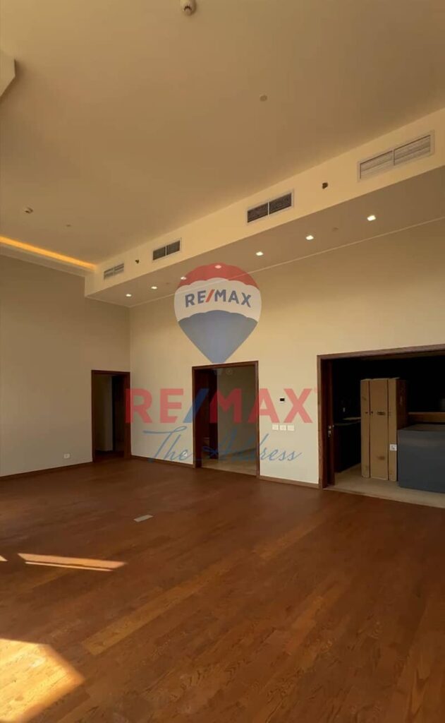 شقة مع حديقة كبيره للبيع بالتكييفات ومطبخ مجهز بالكامل في ايون 0