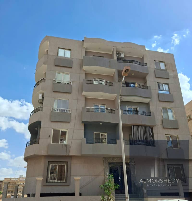 شقه للبيع بمساحه 150سعر خيالي  في 6 اكتوبر الحي التالت october 0