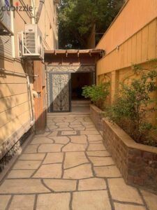 3,500,000 ج.م استديو ٧٠ متر في التجمع الخامس الحي الاول فيلات حصه في الارض دور تاني أسانسير مش اخير الفيو جانبي علي اشجار قريب من شارع التعسين خطوات من مستشفي الجوي المنطقه قريبه جدا من الخدمات السعر شامل العفش والاجهزه والتكيفات أول مالك غاز طبيبعي إنترنت ع