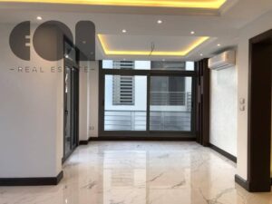 10,000,000 ج.م شقه للبيع بسعر لقطه لسرعه البيع في كومبوند تاج سيتي على طريق السويس تشطيب الترا سوبر لوكس