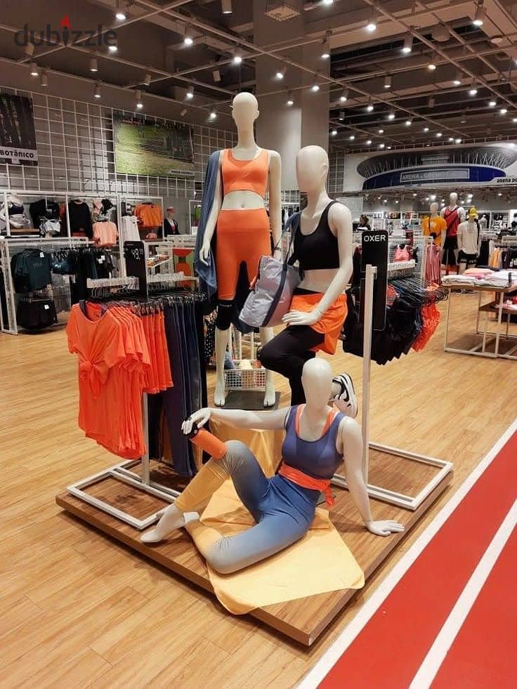 محل تجاري 450 م للايجار . . موقع مميز في التجمع الخامس 0