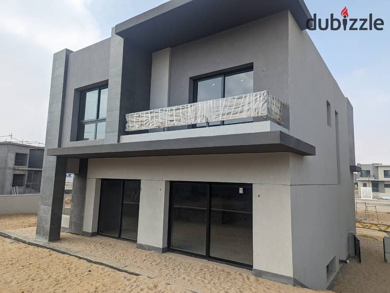 فيلا مستقله استلام فوري جاهزه علي السكن في كمبوند سوان ليك ريسدنزس للبيع بسعر اقل من سعر الشركه swan Lake 0