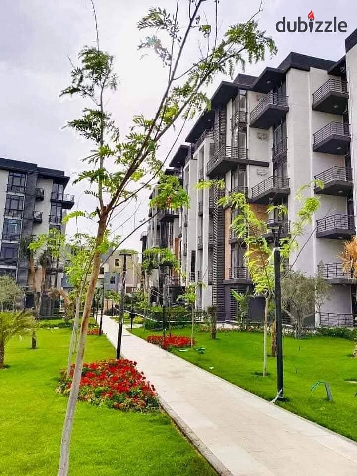 شقه للبيع بالبى8 مساحه 77م دور رابع بالتقسيط استلام سنه 0