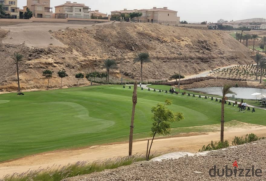 فيلا للبيع صف اول علي الجولف موقع متميز في اب تاون كايرو - المقطم - القاهرة - تشطيب فاخر 0