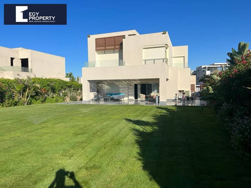 فيلا للبيع مستقلة 390م مفروشة بالكامل إستلام فوري في هاسيندا باي بالم هيلز الساحل الشمالي 0