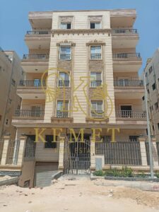 3,650,000 ج.م شقه 185م دور رابع في عماره ساكنه والاسانسير راكب بسعر مميز وشارع واسع بالقرب من مدرسه النيل ومتاح نقسط علي سنه