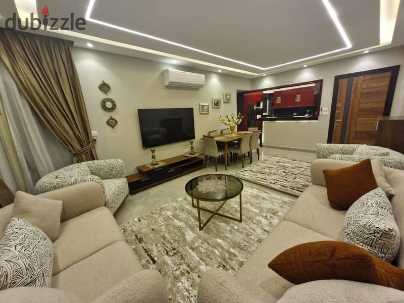 شقة بفرش مودرن وتشطيبات خاصه للإيجار في مدينة الرحاب - المرحلة التاسعه 0