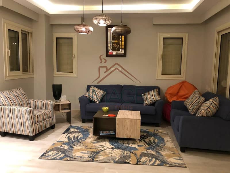 فيلا مستقلة صف أول جولف بحري للبيع مميزة بحمام سباحة خاص 0