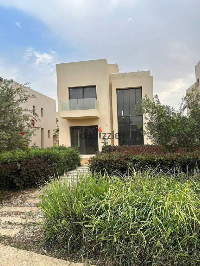 استلم فورا فيلا مستقلة Double Height متشطبة في OWEST بجوار المتحف الجديد 0