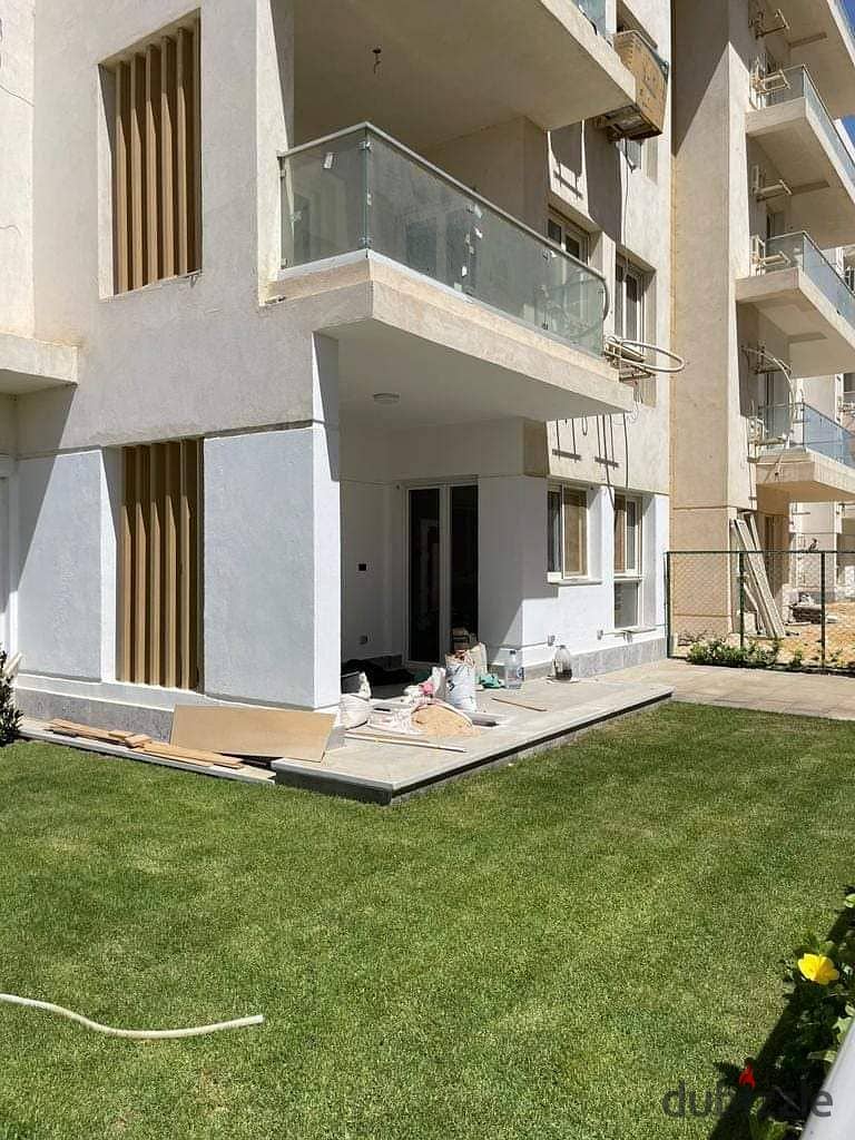 I villa بجاردن خاصه وسعر لقطه بفيو مفتوح علي لاجون بالقرب من أكتوبر بلازا ونادي الصيد 0