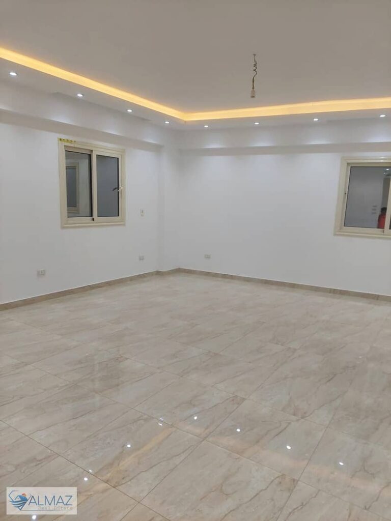 شقة فاضيه للايجار  في اللوتس الشمالية التجمع الخامس موقع متميز قريب من AUC وكايرو فيستيفال قريبة من جميع الخدمات (مدارس – جامعات – مستشفيات)قريبة من أ 0