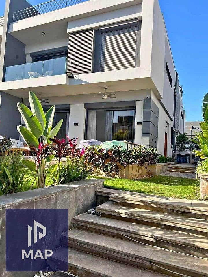 فيلا للبيع فى لافيستا الباتيو تاون التجمع الخامس برايم لوكيشن بالتقسيط 0