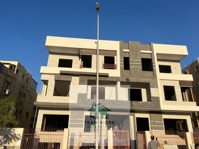 فرصة "سكاي كابيتال" للسكن الراقي - مساحات واسعة بفيو لاندسكيب وجنينة خاصة  0