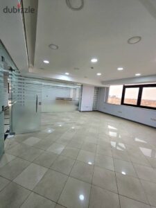 90,000 ج.م مكتب ادارى للايجار 350 م مرخص رسمي ع اوتوستراد المعادى لكبري الشركات