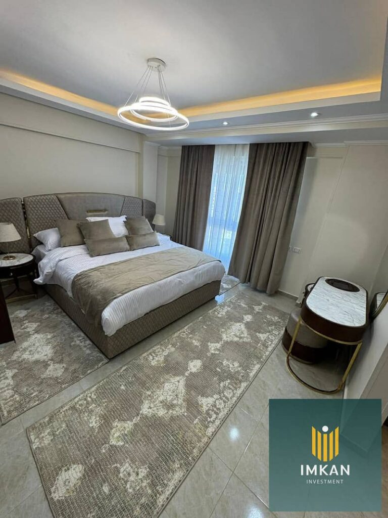 شقه للبيع بروف كبير استلام فوري متشطبه تشطيب كامل بالاجهزه والتكيفات والعفش في التجمع الخامس كمبوند -امورادا Amoarda - بالقرب من الجامعه الامريكيه AUC 0