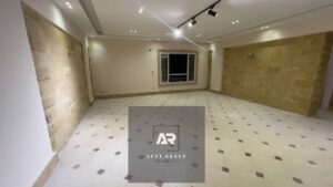 2,500,000 ج.م للبيع من المالك مباشره شقه في حدائق الاهرام مساحه 140 متر تحميل قديم بوابه 1 بالمطبخ والتكييفات 3 غرف الهرم