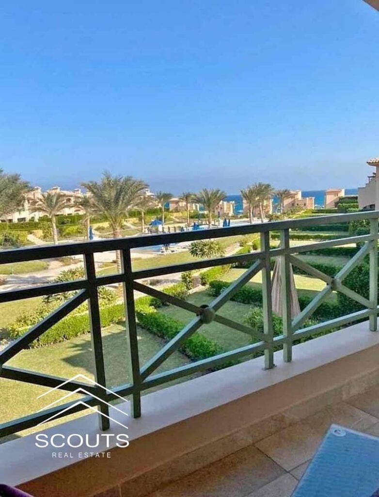 شاليه للبيع 3غرف علي البحر مباشرة صف اول علي ال pool متشطبه بالكامل بالقرب من جميع الخدمات في لافيستا العين السخنه لافيستا جاردنز la vista gardens 0