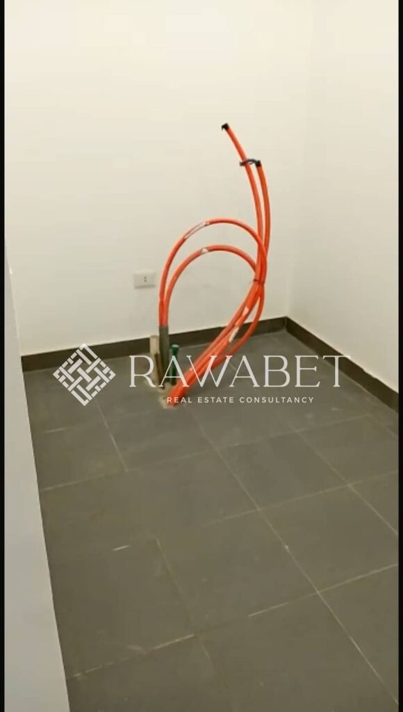 عيادة للايجار في كازان بلازا خلف مول العرب علي محور جمال عبد الناصر  مجهزة اسنان  تشطيب كامل بالتكيفات  مساحة ٥٥ متر  ٢ غرفة  ريسبشن غرفة تعقيم 0