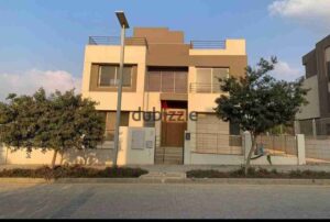 14,500,000 ج.م فيلا متشطبه بالكامل بالتيكفات للبيع في بالم هيلز | حمام سباحة خاص | جاهزة للمعاينة | مساحة 193م² + باركينج خاص لعربيتين التفاصيل: نوع الوحدة: تاون هاوس المساحة المبنية: 193 م² حمام سباحة خاص باركينج خاص بالفيلا جاهزة للمعاينة في أي وقت الموقع: Pal