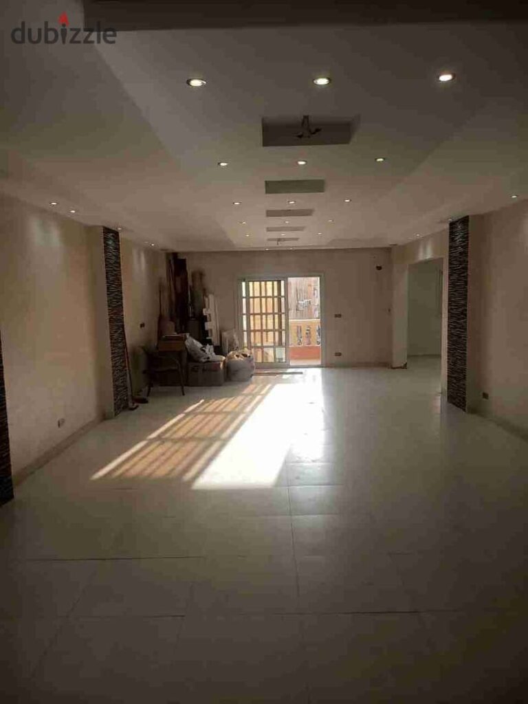 شقه ٢٠٠م للبيع منطقه ب 0