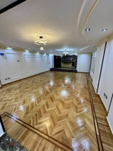 7,500,000 ج.م شقة للبيع لوران متفرع من شارع سيرهنك مساحة الشقة 220 متر 3 غرف كبار جدا ريسبشن 4 قطع كبار – 2 حمام – يشمل دواليب المطبخ كاملة العدادات الدور