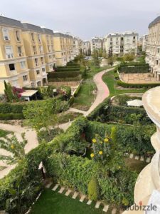 70,000 ج.م اي فيلا روف . . جاردن فيو . . ماونتن فيو هايد بارك