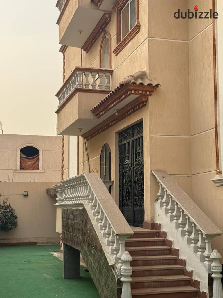 فيلا 900م في الحي الرابع - شاملة التكييفات والمطبخ 0