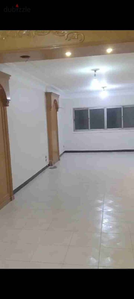 للبيع للبيع 250 م في شارع عباس العقاد العمومي واجه مميزه 0