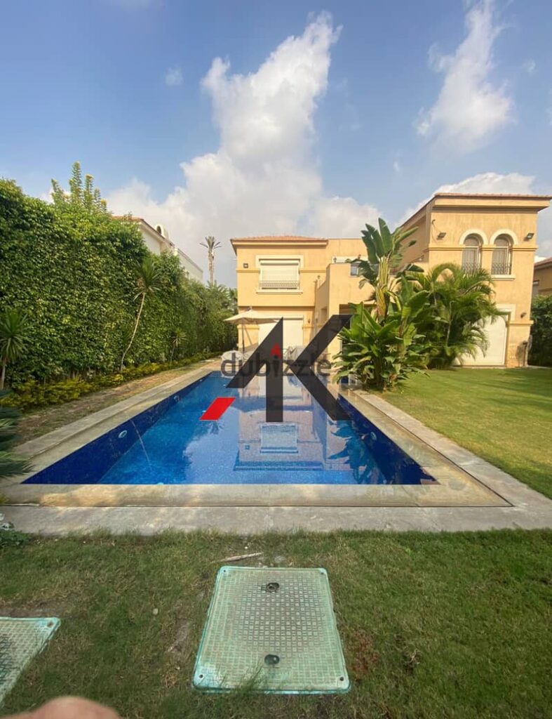 فيلا مميزة بحمام سباحة للبيع في جاردينيا سبرنجز - القاهرة الجديدة 0