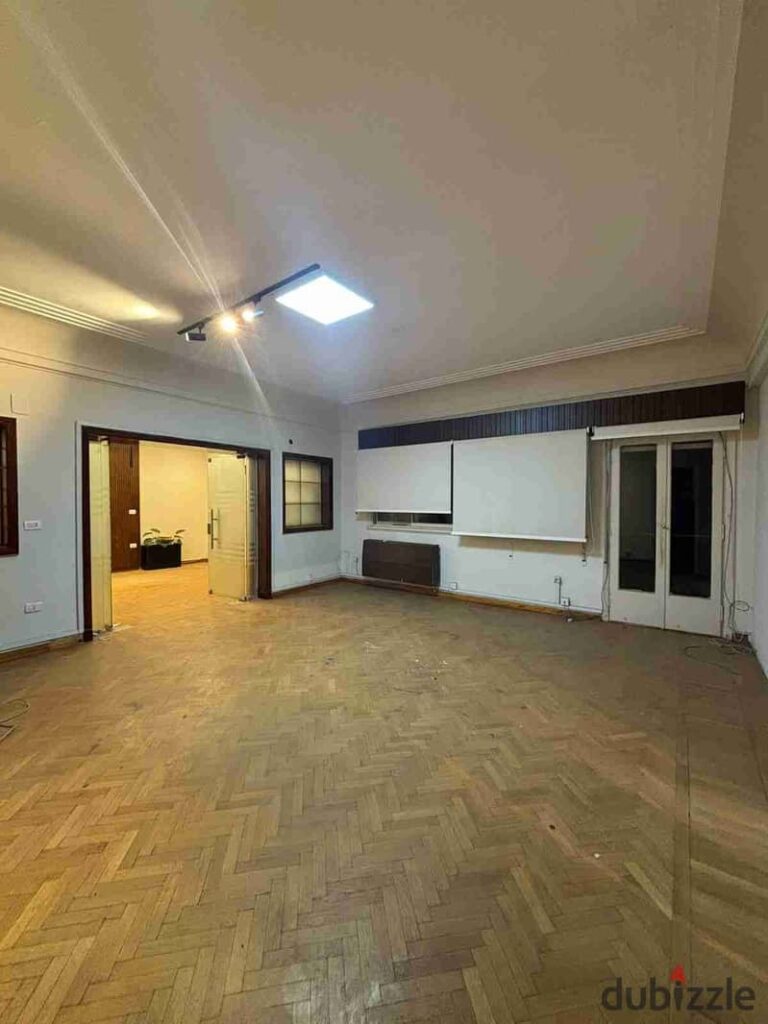 مكتب 10غرف 500م رخصه اداري للايجار في المهندسين بالقرب من البطل 0