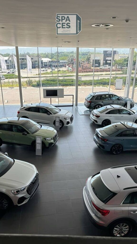 محل تجاري مميز للبيع في المستثمرين الشمالية 0