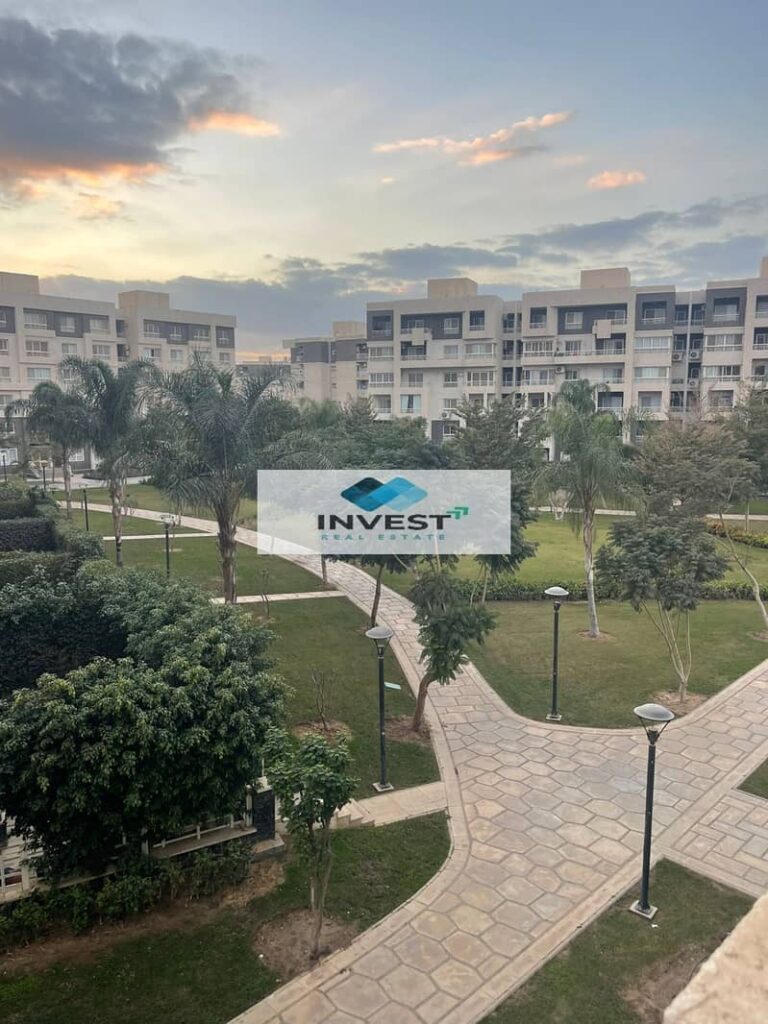 فرصة للبيع بمدينتى شقه 200م بالمرحله العاشره فيو نادى مباشر طلعت مصطفى 0