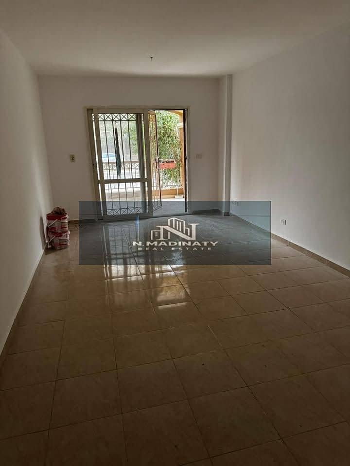 للايجار بأرقي مراحل مدينتي b3 شقه 100متر + 45 متر جاردن جاهزه للسكن الفوري للوكيشن مميز جداا   بحري بجوار خدمات المرحله ونادي مدينتي 0