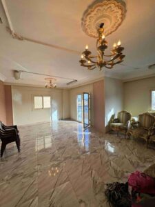 18,000 ج.م شقه للايجار بالنرجس عمارات تطل على النرجس الجديده وعلى محور جمال عبد الناصر والجامعة الألمانية مساحه 245م تشطيب كلاسيكى