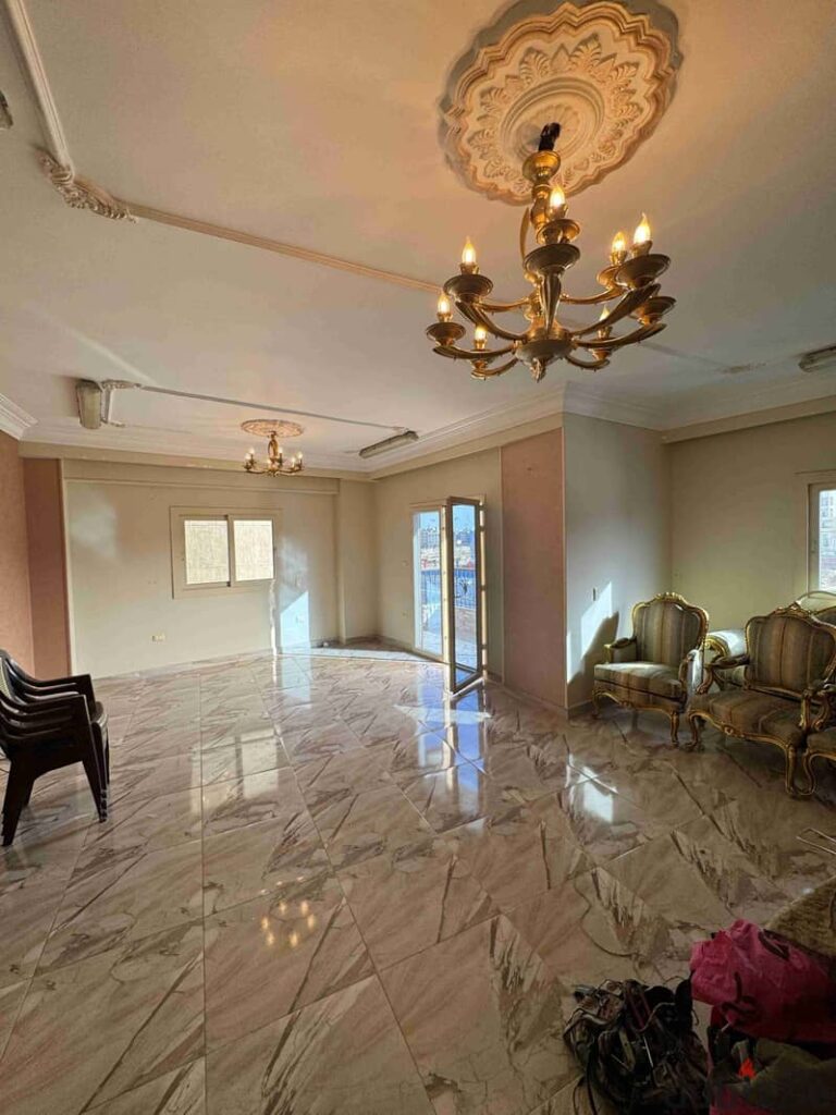 شقه للايجار بالنرجس عمارات تطل على النرجس الجديده وعلى محور جمال عبد الناصر والجامعة الألمانية مساحه 245م تشطيب كلاسيكى 0